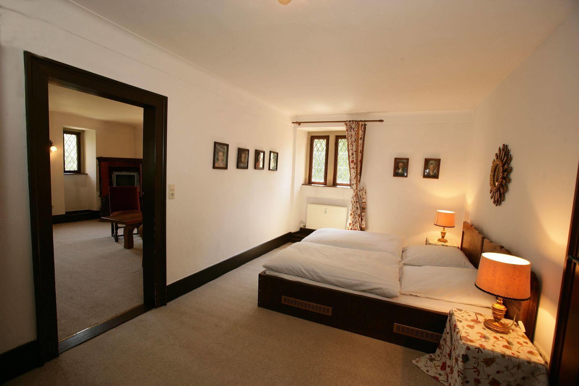 Schlosshotel Gotzenburg Jagsthausen Εξωτερικό φωτογραφία